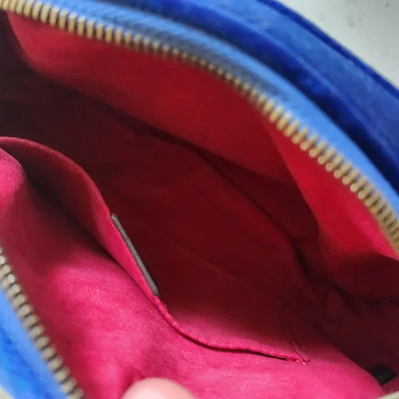 GG Blue Velvet Camera Bag - Picture 3 of 5